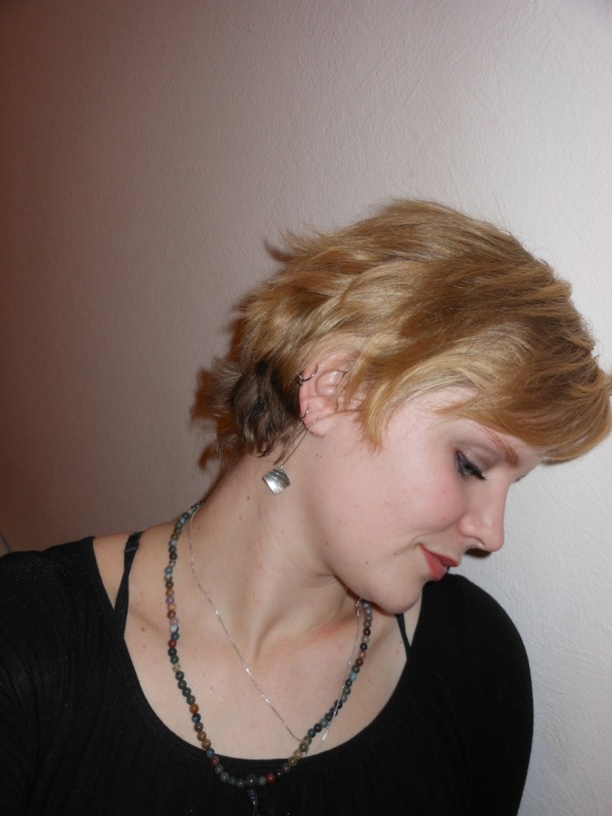 Long ear wires make them dangle well. 